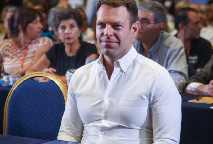 Μάζεψε τα πράγματα του από την Κουμουνδούρου ο Κασσελάκης -Παραιτήθηκαν οι δύο διευθυντές του Γραφείου Τύπου &amp; ο διευθυντής του Γραφείου του Προέδρου